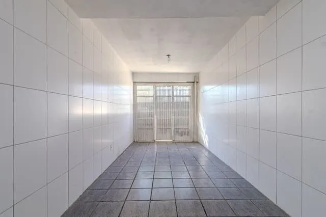 Imagem Casa com 04 quartos no Bairro : Partenon em Porto Alegre/RS