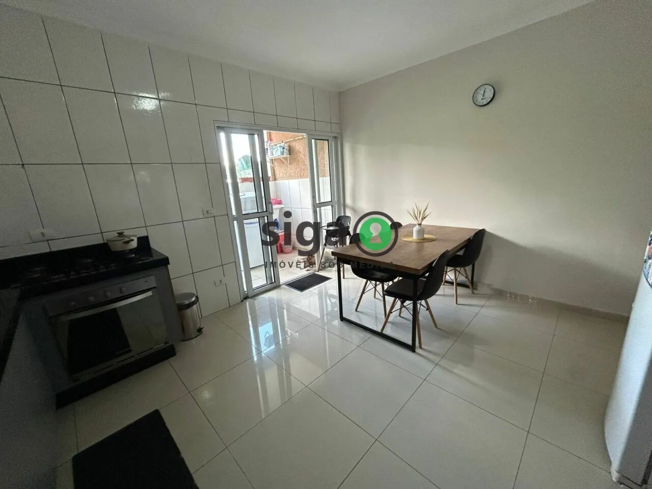 Imagem Linda Casa á venda em Laranjeiras - Casa grande, 4 cagas de garagem e 2 quartos