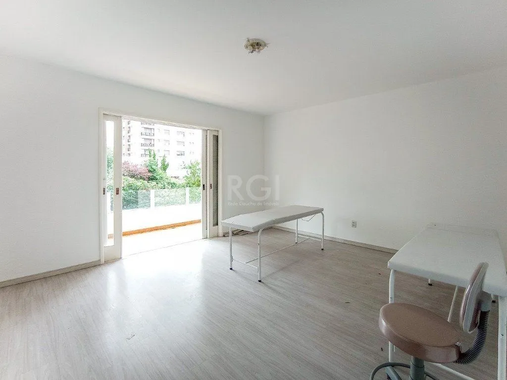 Imagem Casa Comercial de Luxo no Centro da Cidade - Oportunidade Única!