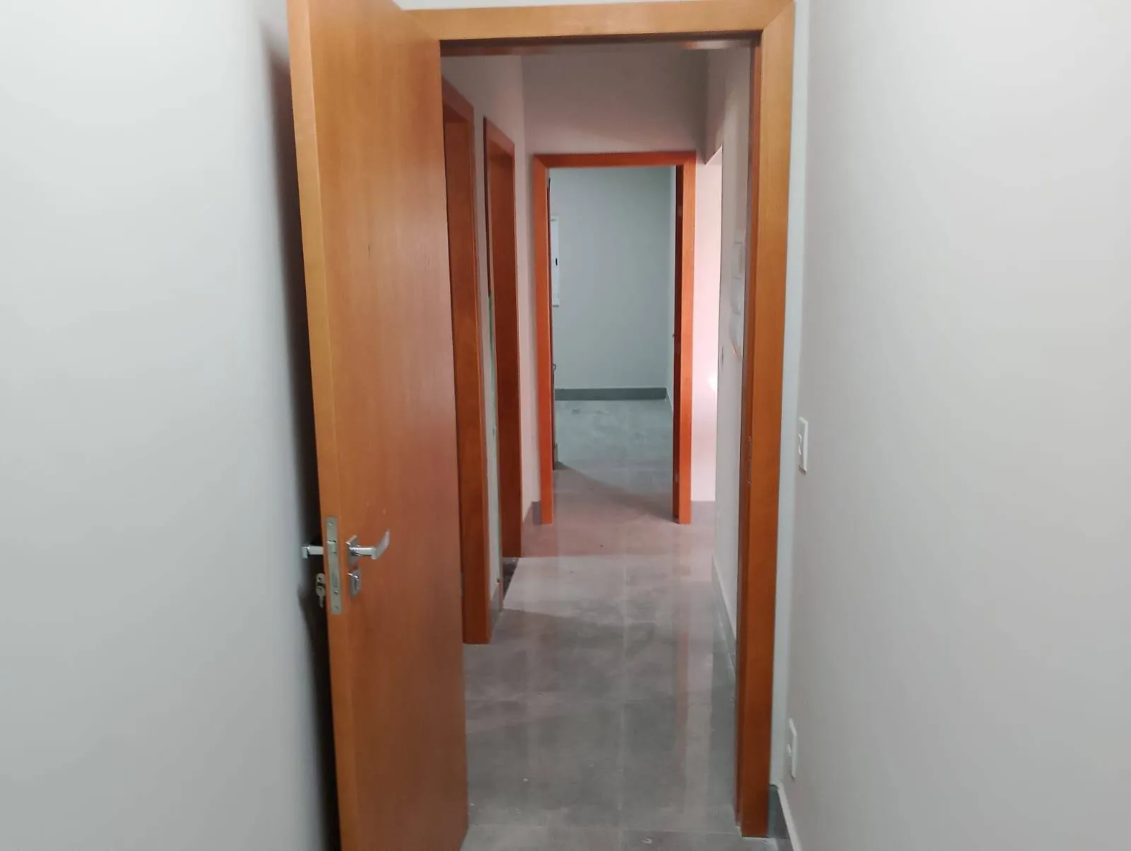 Imagem Casa 3 quartos sendo 1 suíte Condomínio São José Bairro Distrito Industrial