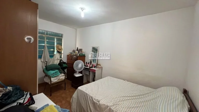 Imagem Casa no Leblon para venda e locação, Uberaba: 4 dormitórios, suíte, 3 salas