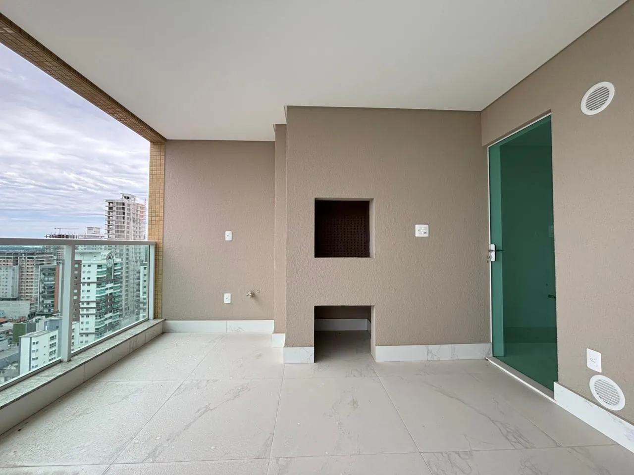 Imagem Apartamento à venda com 159.48m2 por R$ 2.125.000,00