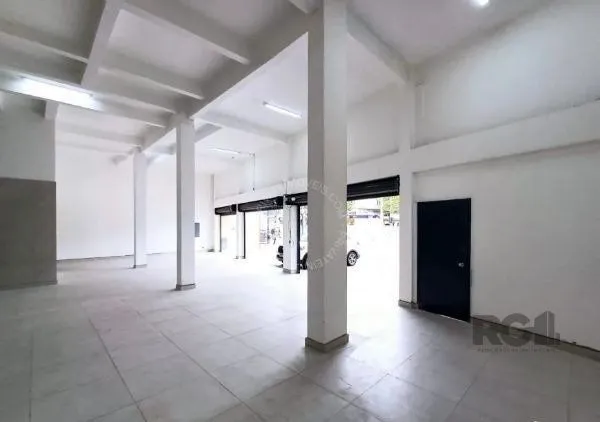Imagem Libertas imobiliária aluga loja na Av. Assis Brasil com 530m²-Passo D`areia