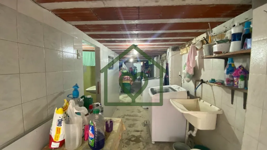 Imagem Casa com 4 dormitórios e 110 m2 na Rua Duque de Caxias, no bairro Centro Histórico em Porto Alegre...