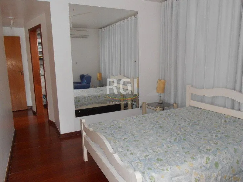 Imagem Casa para Venda - 430m², 3 dormitórios, sendo 1 suites, 2 vagas - Vila Nova