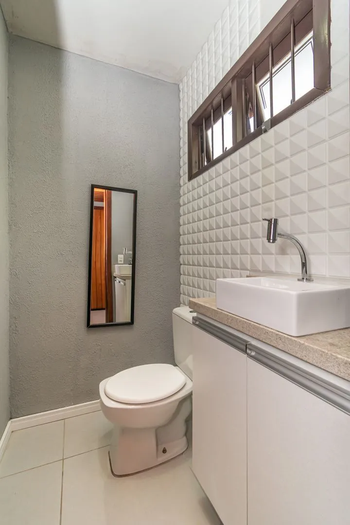 Imagem Casa 03 dormit (suíte e closet) e 4 vagas, na Vila Ipiranga, em Porto Alegre, RS