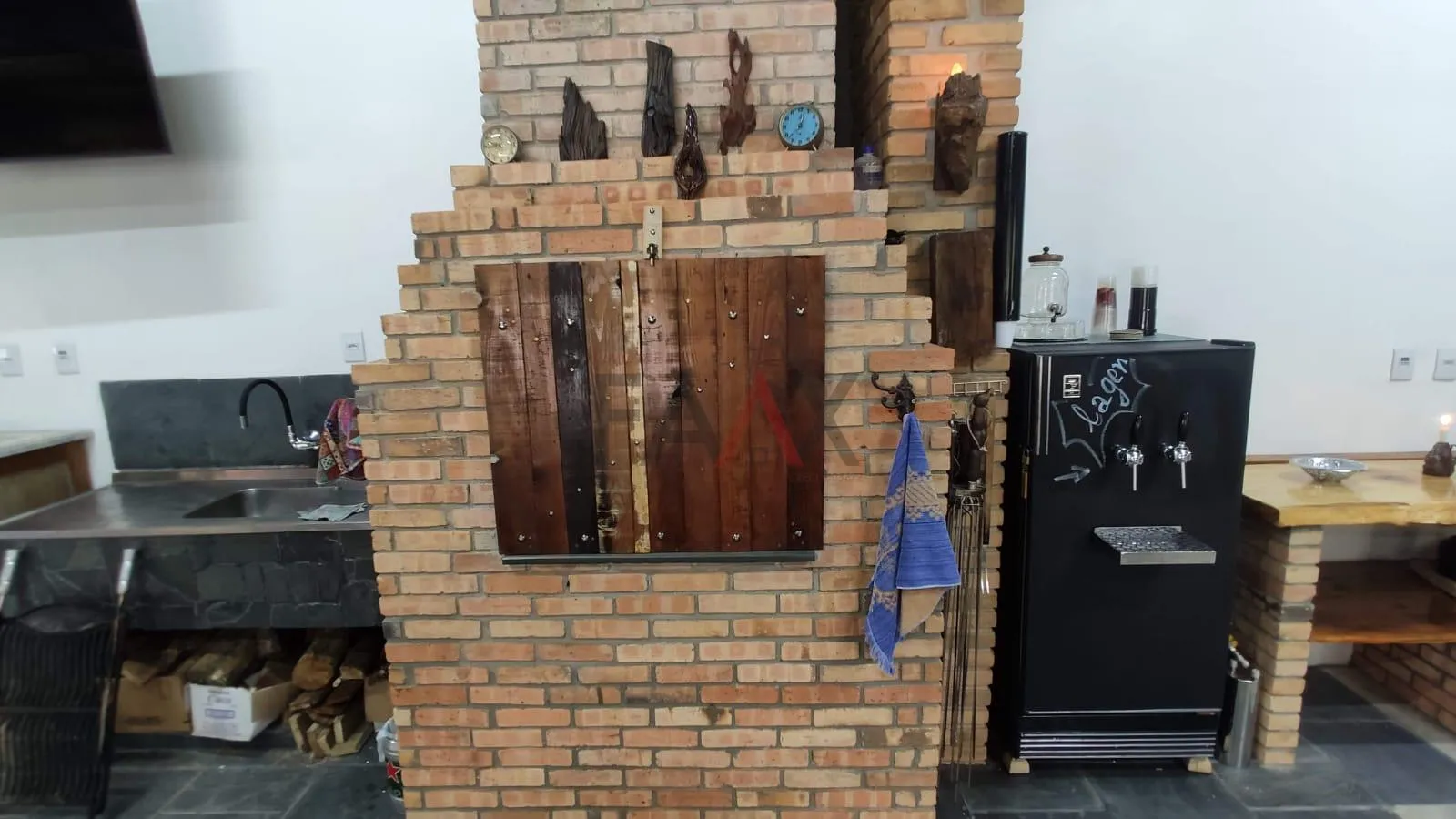 Imagem Casa à venda com ótimo terreno de 2.500m próximo ao Parque Trianon