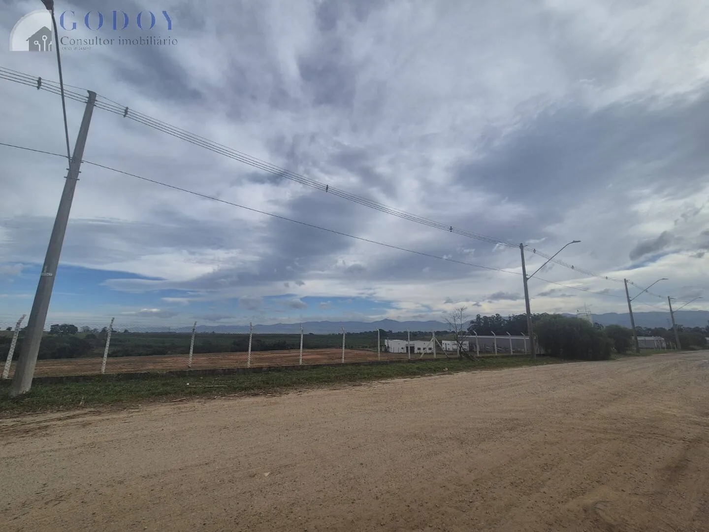Imagem Terreno Industrial - Entrada de Pindamonhangaba - Próximo à Rod. Pres.Dutra