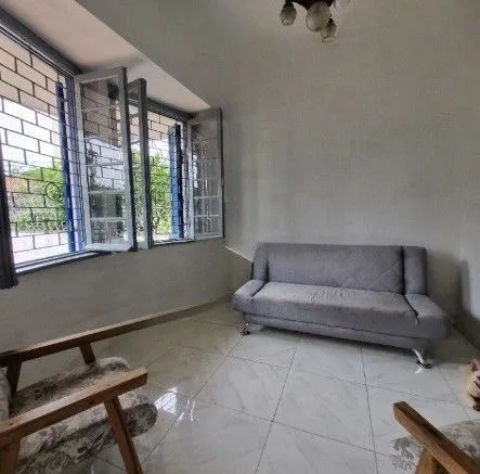 Imagem Casa de 4 dormitórios, 2 banheiros para venda pronta para morar no bairro Partenon em Porto Alegre/RS.