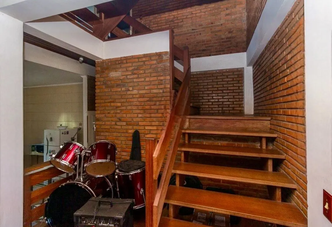 Imagem Casa 3 dormitorio com 230m2 pátio com piscina no bairro Itu Sabará