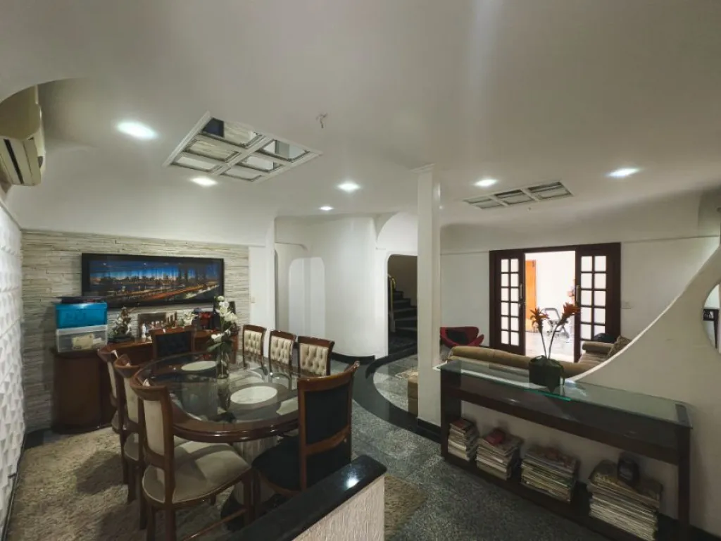 Imagem CASA COM 288,00 m² - CANTO DO FORTE - PRAIA GRANDE SP