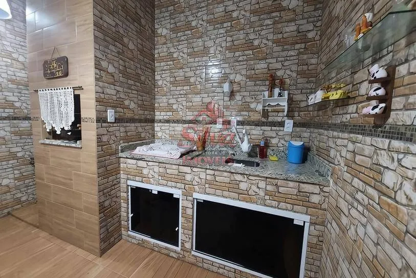 Imagem C471 | Casa com piscina à venda a 450m do mar no Mariluz