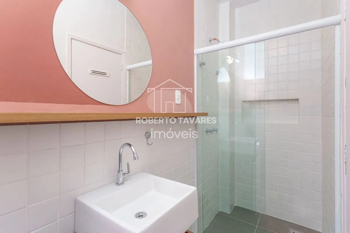 Imagem Apartamento Mobiliado e totalmente Reformado! 145 m2 úteis 5dts e 3 suítes, cozinha aberta para sala - Está a duas quadras da Av. Paulista.