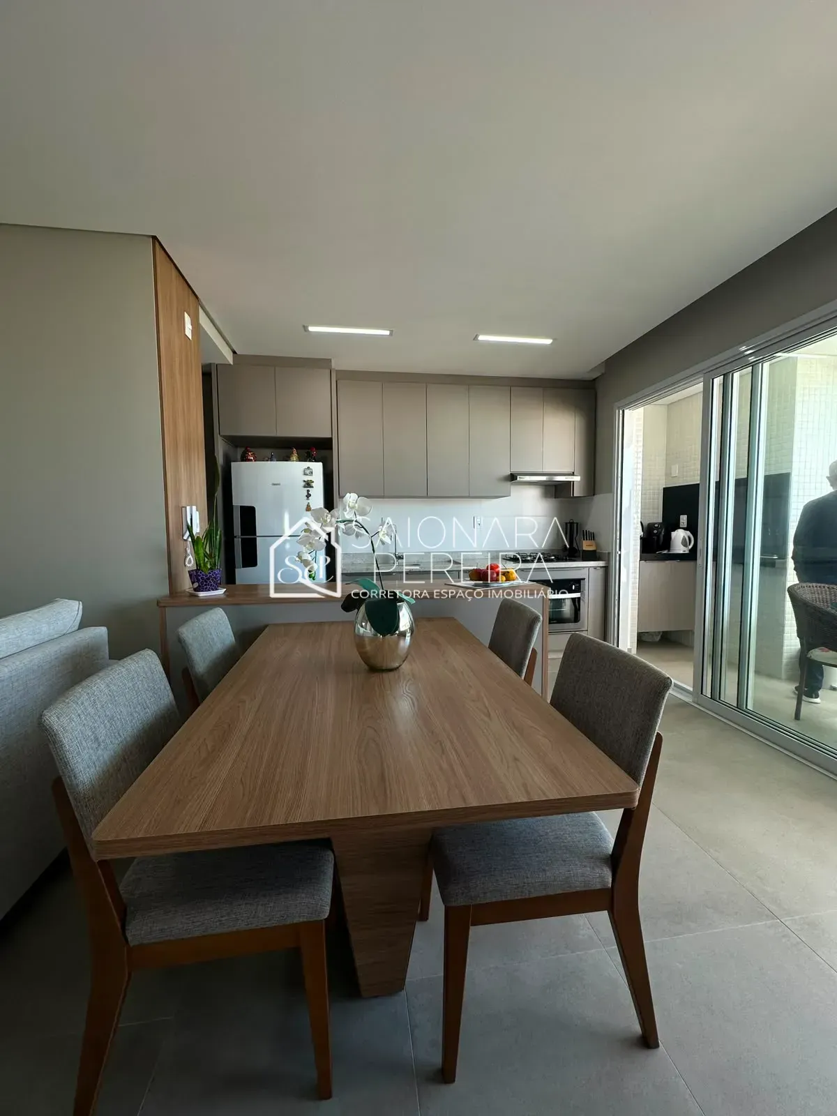 Imagem Apartamento com 2 suítes e varanda gourmet para locação no bairro Campinas, São José