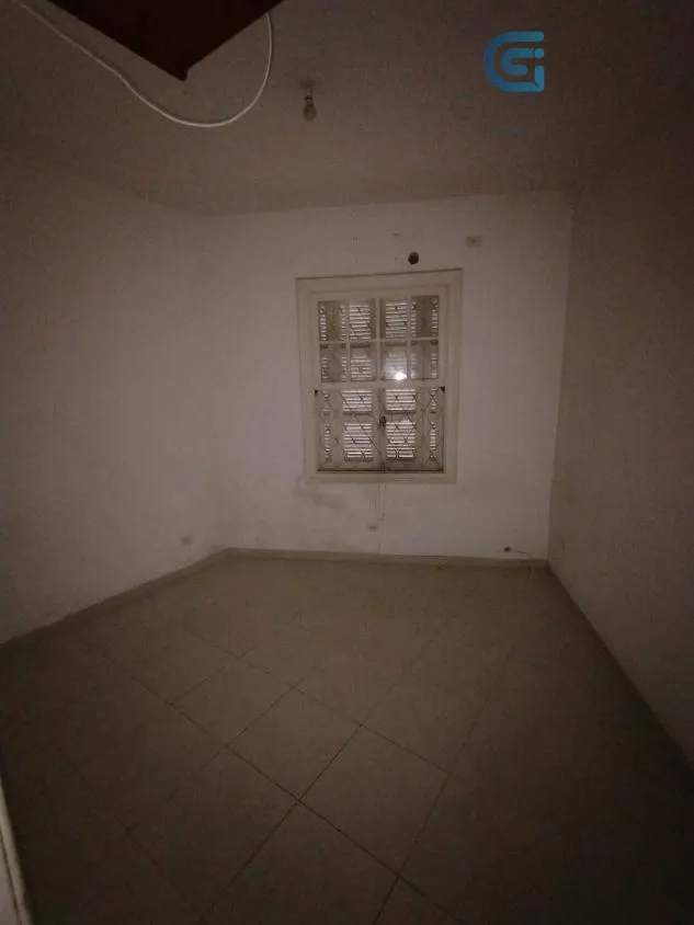 Imagem Alugo sobrado com 05 dormitórios no Gonzaga em Santos