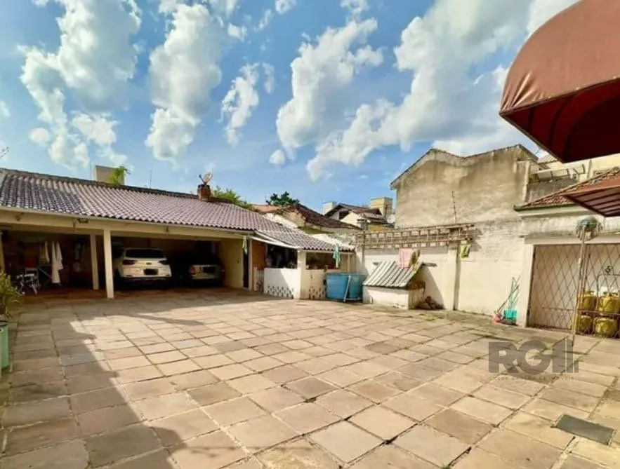 Imagem Casa sobrado no Partenon de 5 dormitórios