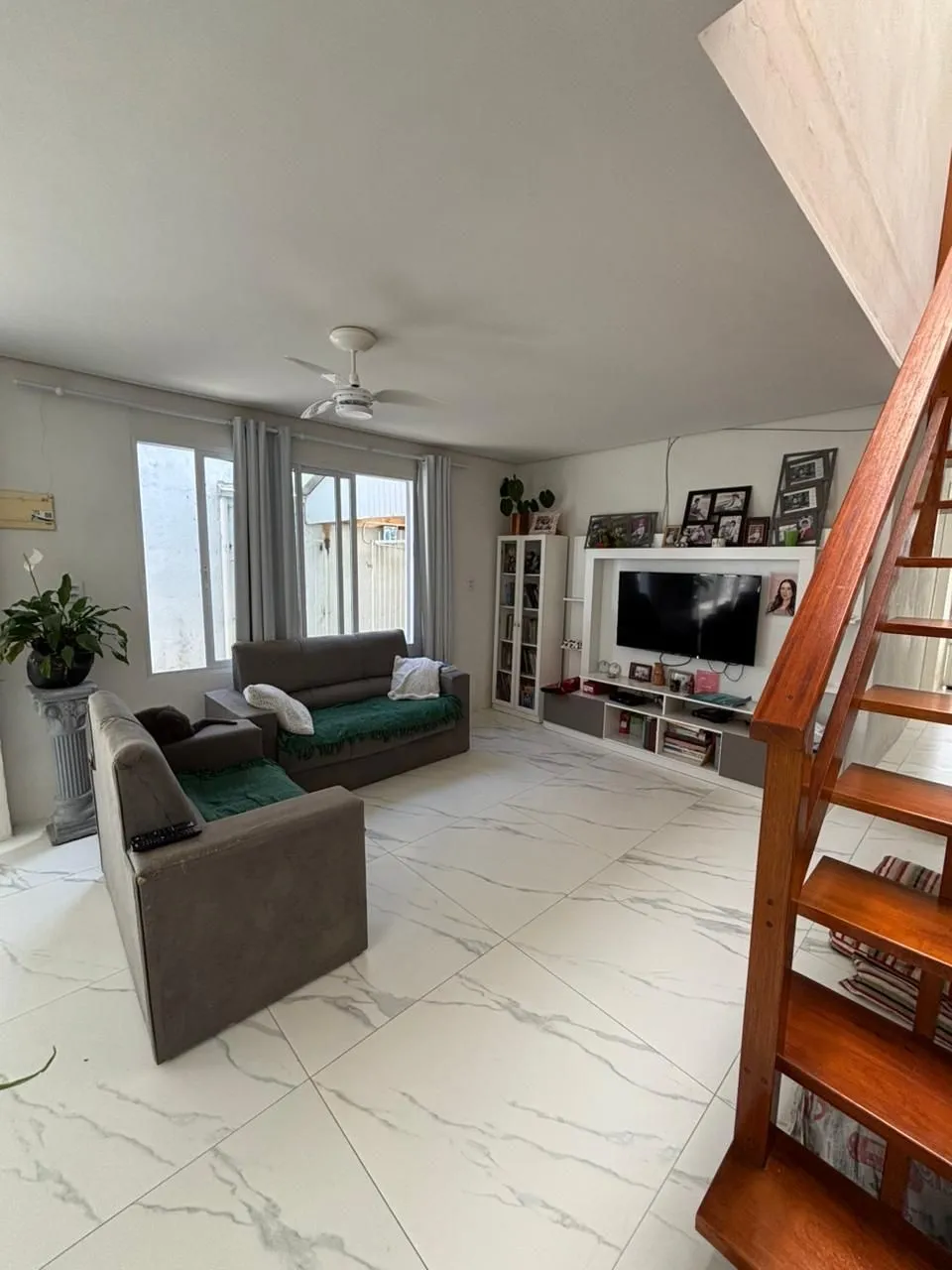 Imagem Casa com 177m², localizado no bairro Azenha em Porto Alegre/RS.