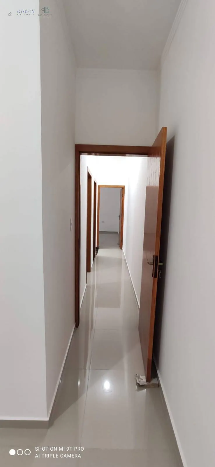 Imagem Sobrado moderno e muito bem distribuído - aceita permuta!