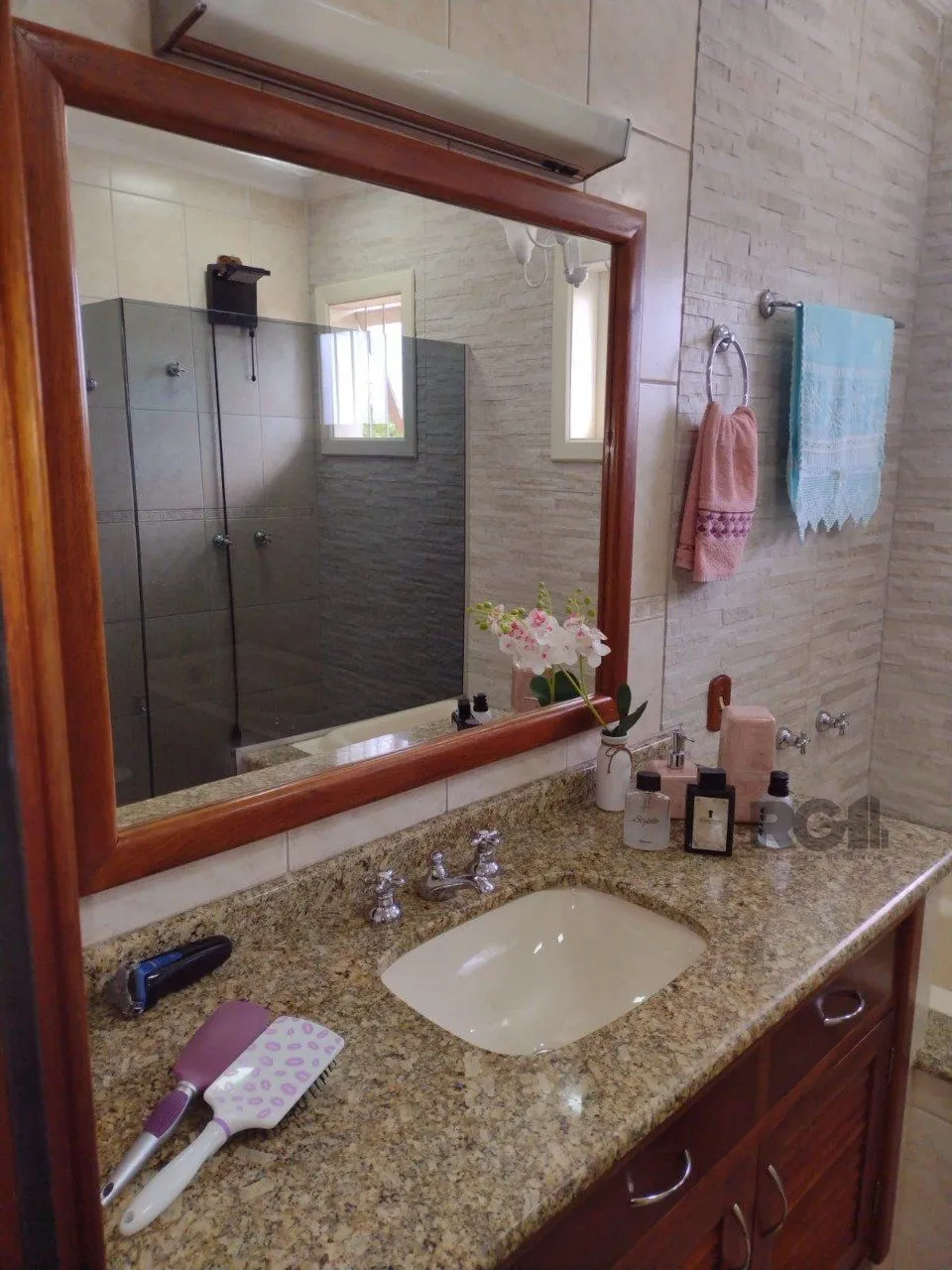 Imagem Casa semi mobiliada, 4 dormitórios, 5 vagas Bairro Vila Cachoeirinha