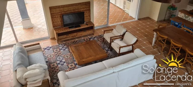 Imagem Bela Casa - 5 Suítes - 781 m² Terreno - Condomínio a Poucos Metros da Praia
