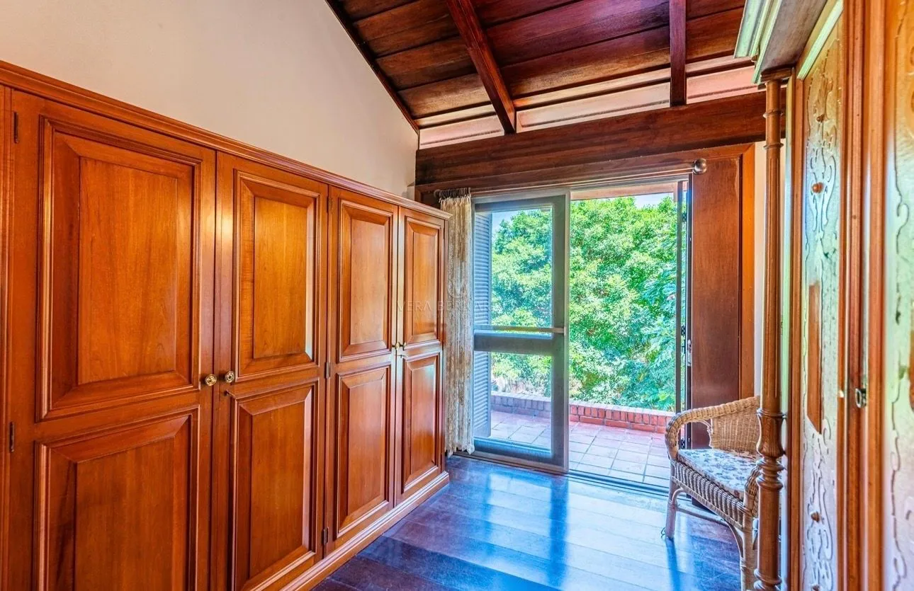 Imagem Casa com amplo terreno e grande área verde à venda no Jardim Isabel