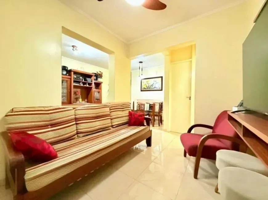 Imagem Apartamento com 3 dormitórios, sacada e churrasqueira.