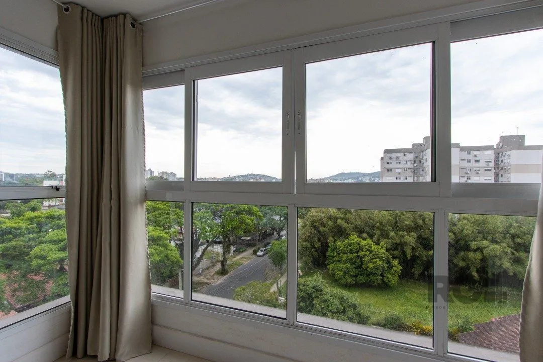 Imagem Apartamento para Venda - 71m², 2 dormitórios, sendo 1 suites, 2 vagas - Camaquã
