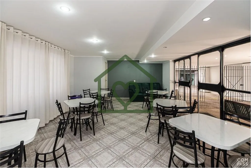 Imagem Apartamento com 82m² privativos, 2 dormitórios, sendo um deles uma suíte, dependência de emprega...