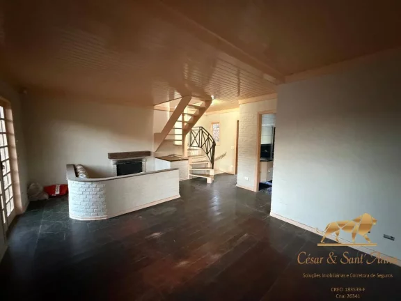 Imagem Casa disponível para locação com 03 dormitórios e vaga de garagem
