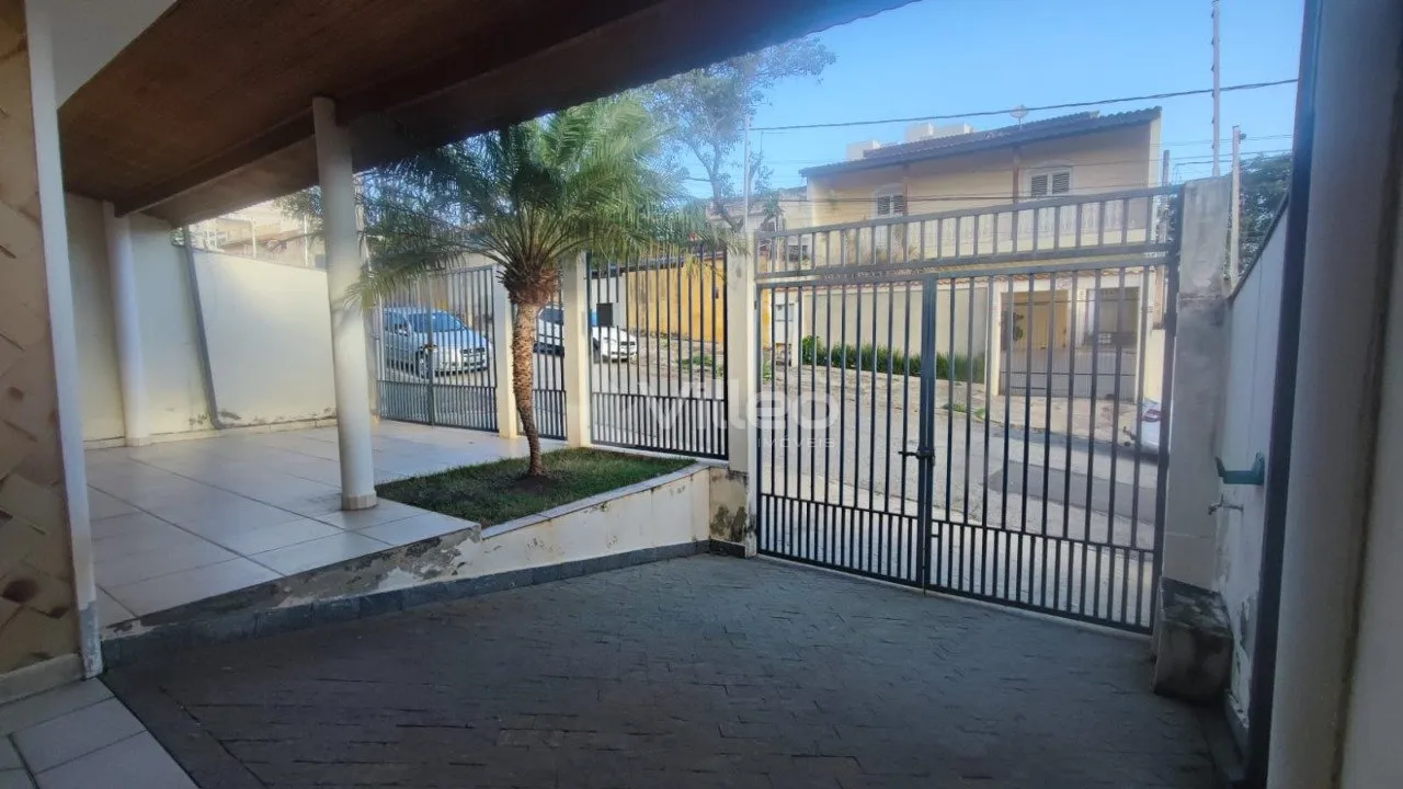 Imagem Se você procura um imóvel espaçoso, versátil e pronto para receber sua família com conforto, es...