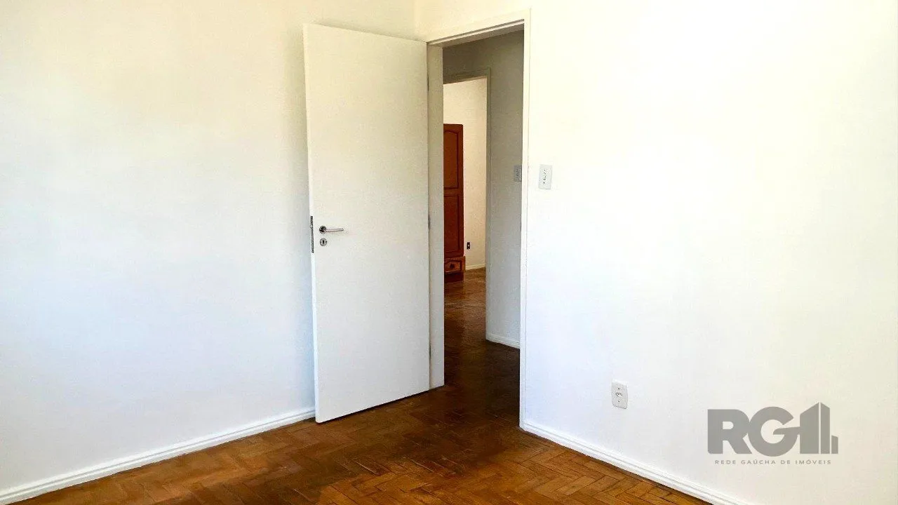 Imagem Apartamento 03 dormitórios no bairro Menino Deus, excelente localização.