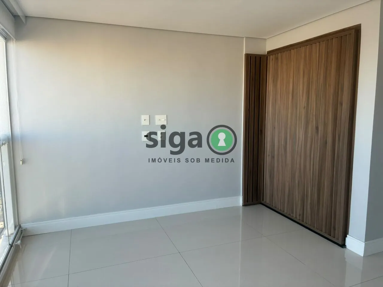 Imagem LOCAÇÃO Apartamento (Semi Mobiliado) Campo Belo com 2 quartos, uma suíte e duas Vagas