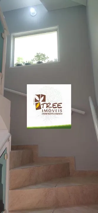 Imagem VENDA DE SOBRADO NO SCAFFID II, EM ITAQUAQUECETUBA/SP, 150m² com 2 suítes, salas amplas, cozinha planejada, quintal e 03 vagas. CONSULTE-NOS.