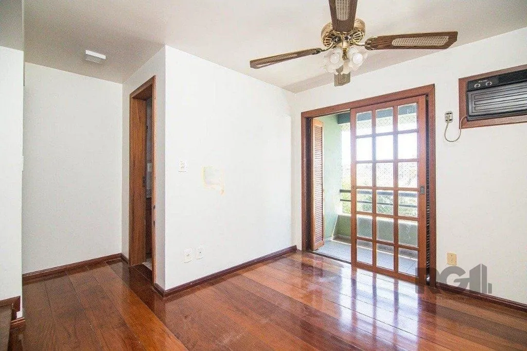 Imagem Casa para Venda - 443m², 3 dormitórios, 4 vagas - Alto Petrópolis