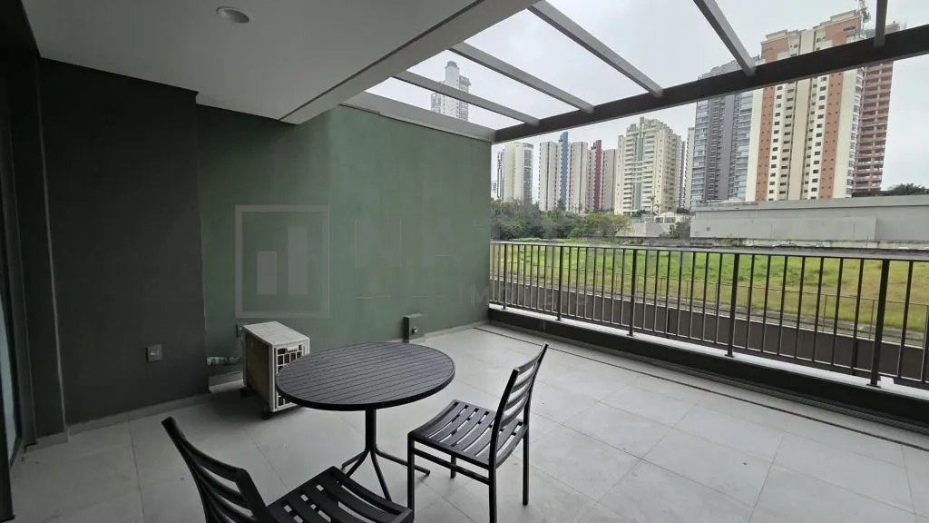 Imagem Studio mobiliado com 59 m², varanda e condomínio com piscina, sauna e quadra poliesportiva