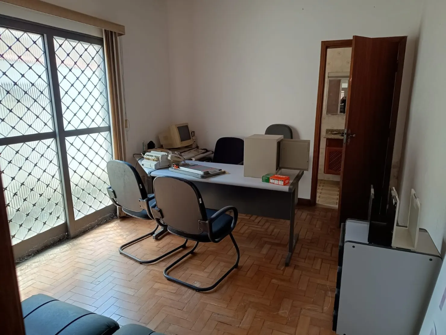 Imagem Comercial para Locação 210M², Centro, Taubaté - SP