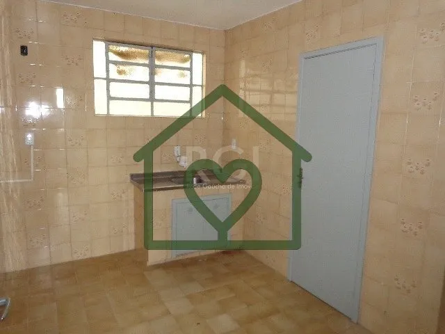 Imagem Apartamento localizado no bairro Bom Jesus, com 85m² no 2º andar, frente. Imóvel com 3 dormitóri...