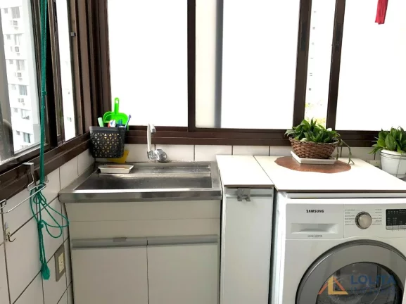 Imagem Apartamento pronto pra morar! Com 3 suítes à venda no Centro de Florianópolis/SC