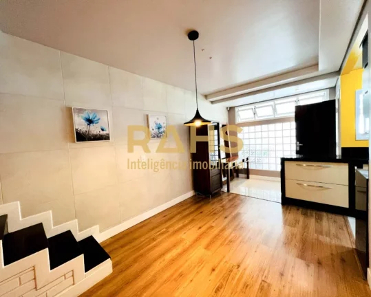 Imagem Linda casa semi-mobiliada e climatizada com 3 suítes, escritório, 2 vagas de garagem e completa á...