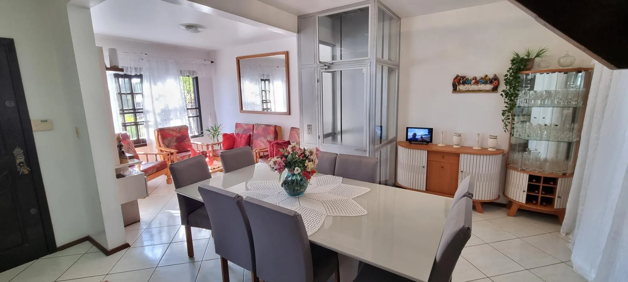 Imagem Casa 3d com elevador 3WC, 2V Espirito Santo Porto Alegre zona sul