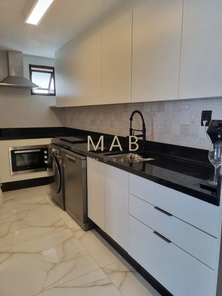 Imagem TRIPLEX FRENTE MAR NA PRAIA DOS INGLESES | FLORIANÓPOLIS Existem imóveis bonitos? E existem imóveis que despertam desejo no primeiro olhar.