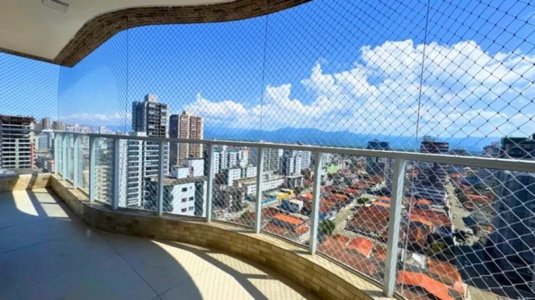 Imagem Conheça este apartamento de luxo com sacada envolvente e área de lazer completa, incluindo piscina, academia e espaço gourmet. O lar dos seus sonhos espera por você. Á venda na Imobiliaria Consulte Imoveis.