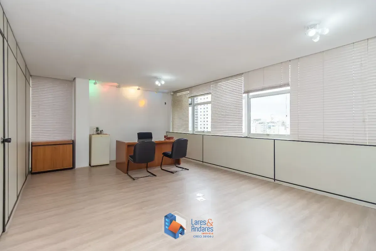 Imagem Conjunto comercial para venda em Cerqueira César, 82m²