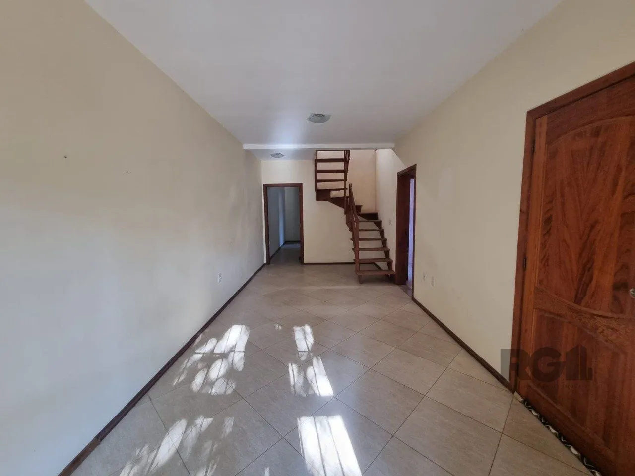 Imagem Linda Casa Bairro Ipanema 02 Dormitórios Suíte
