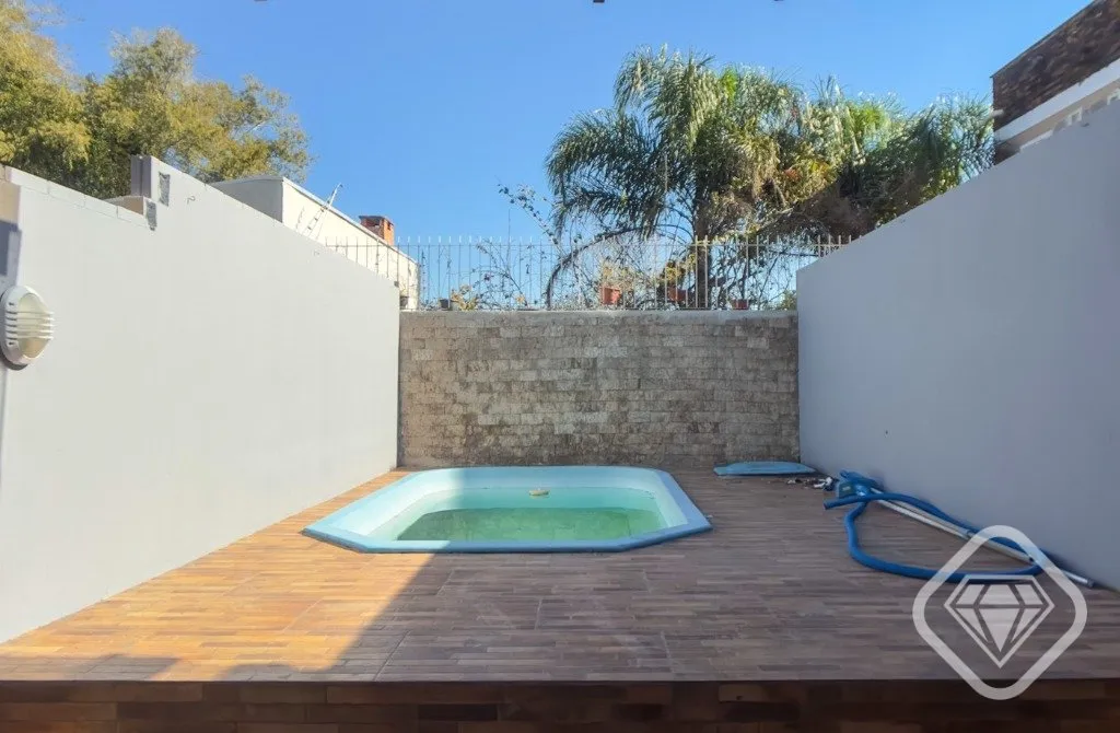 Imagem Casa semimobiliada com piscina no bairro Hípica, pronta para morar, com excelente padrão de acabam...