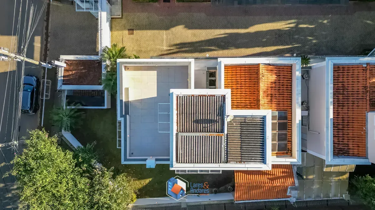Imagem Casa em condomínio para venda em Alto da Boa Vista com 4 quartos, sendo 2 suítes, 320m²