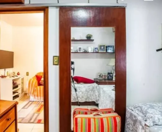 Imagem Casa Com 150 metros 3 Dormitórios 2 Banheiros e 5 vagas de garagens