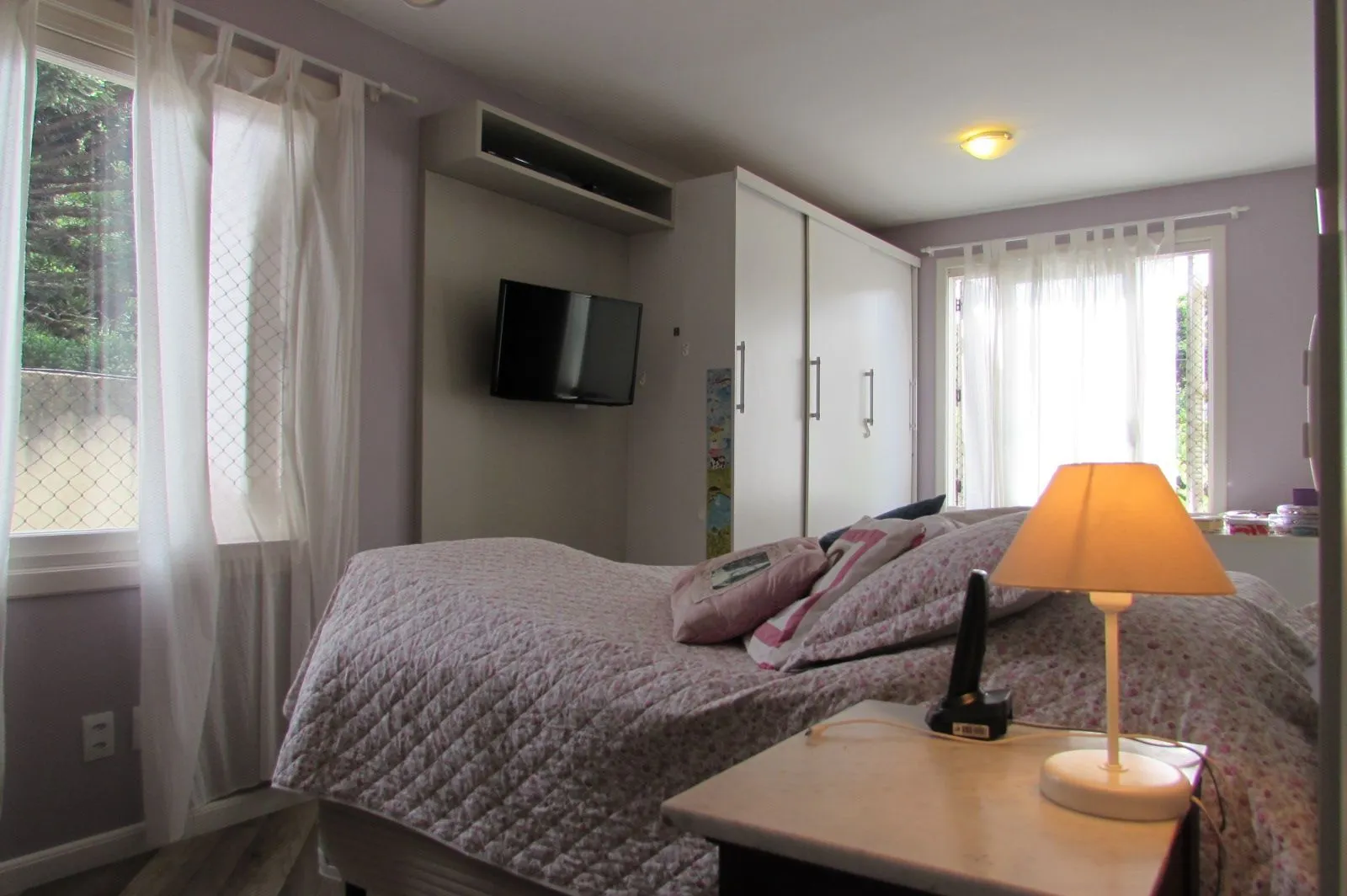 Imagem Casa em condomínio com 3 dormitórios, suíte e 2 vagas