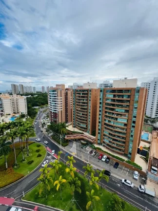 Imagem A 5ª Avenida Imóveis selecionou essa exclusiva unidade no Mansão Bellagio no cobiçado Alphaville Salvador 1: 4 suítes c/ 203,00m² andar alto 4 vagas