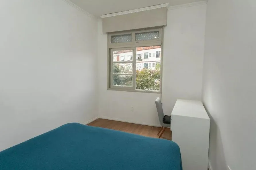 Imagem Amplo apartamento no Bairro Petrópolis com 2 vagas de garagem